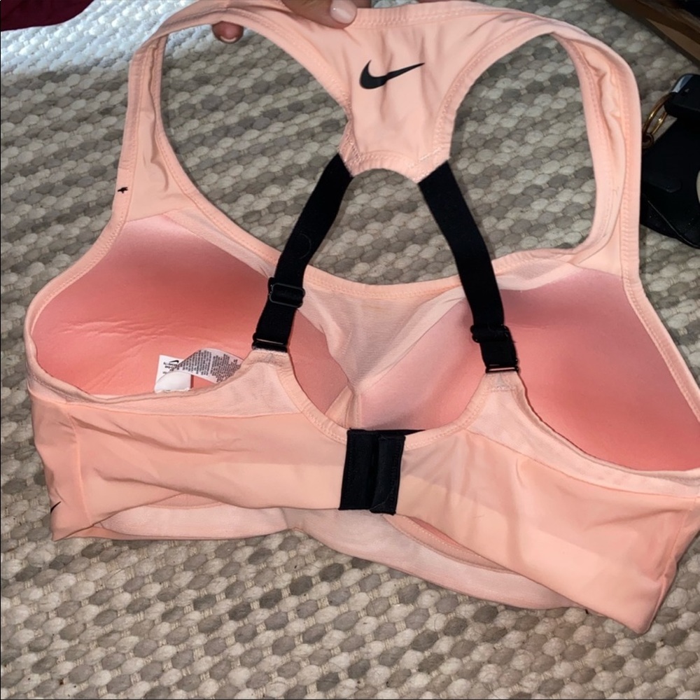 nike pro bra